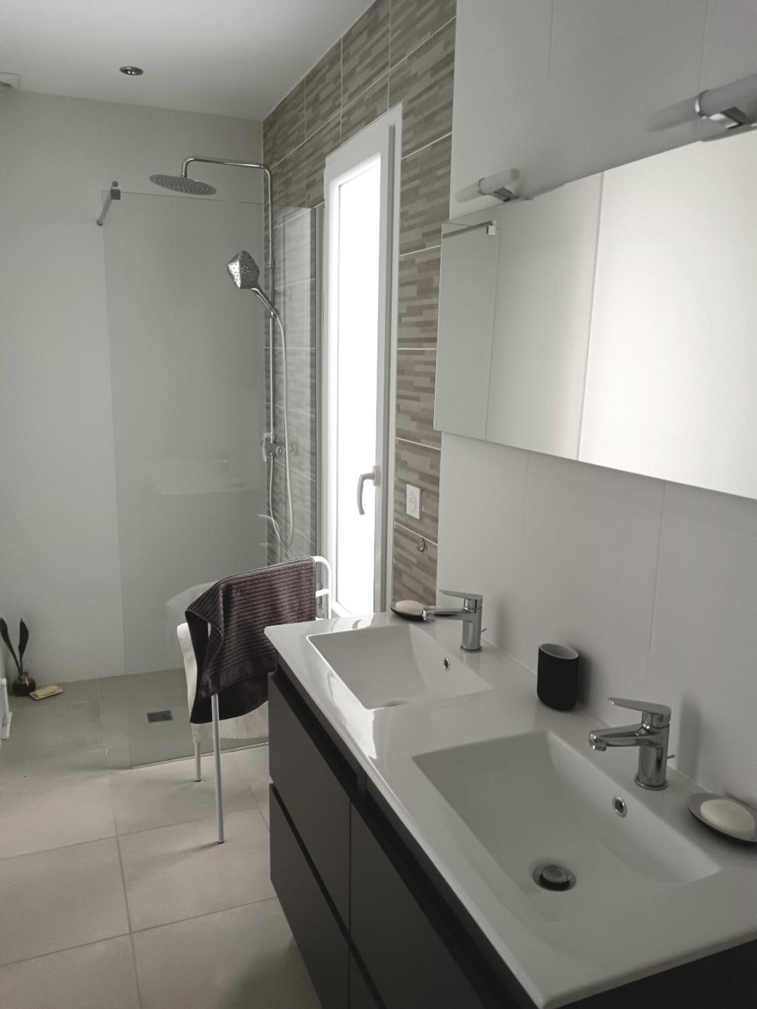Olido Apartment แซงต์-เมดาร์-ออง-ชาลส์ ภายนอก รูปภาพ